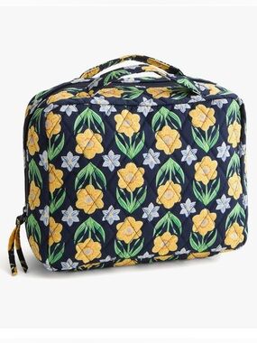 Vera Bradley Daffodils Hanging Travel Organizer